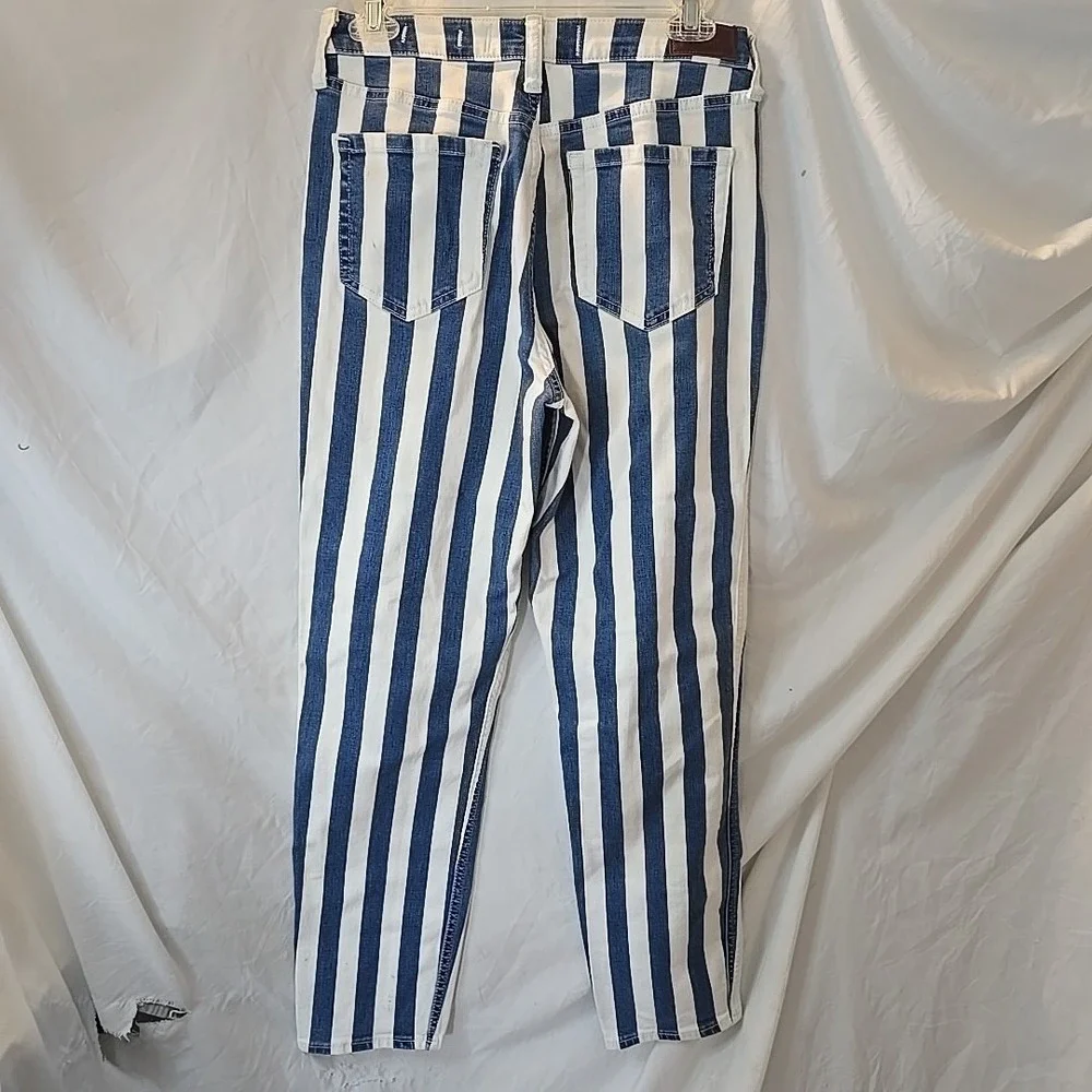 Hollister Women's Ultra High Rise Mom‎ Jean Blue/White Striped Sz 5L Festival